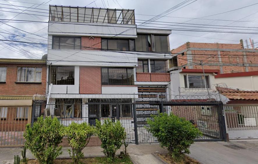 Apartment Apartasuites 53 Cerca Al Aeropuerto 01